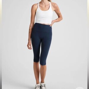 Beyond Yoga Spacedye Dark Blue High-Rise Capris